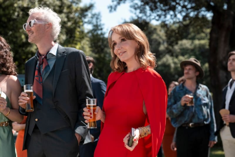 Дата релиза и кадры пятого сезона «Эмили в Париже»